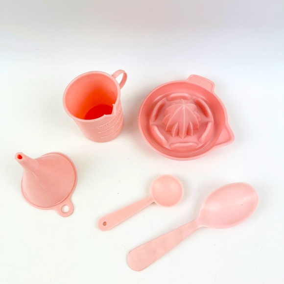 Lot of Vintage NORSTAR Child’s Play Doll Baby Spoons Kitchen Cup Spout Pink USA - Picture 1 of 3